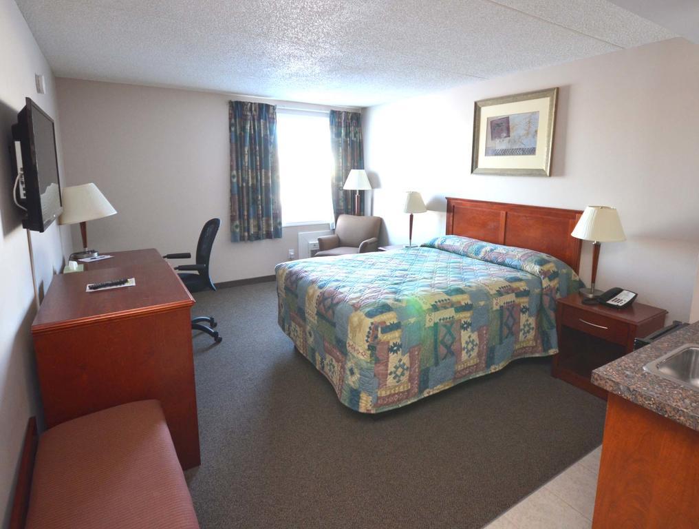 Travelodge Hanna Canada Grey 部屋 写真
