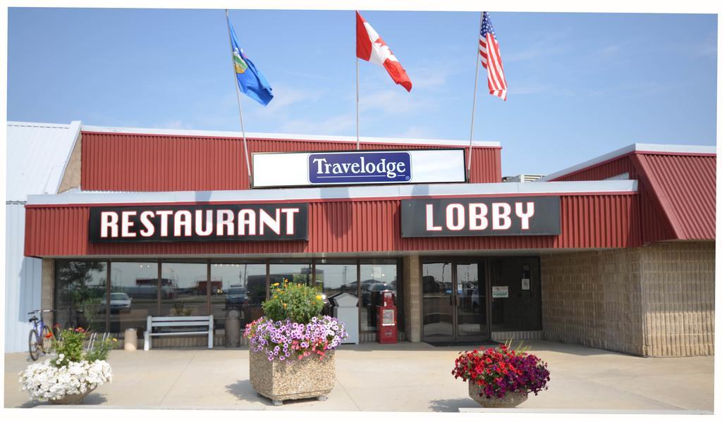 Travelodge Hanna Canada Grey エクステリア 写真